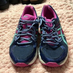 ASICS athletic shoe size 8